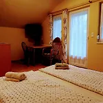 Haus Maria בית הארחה 3*